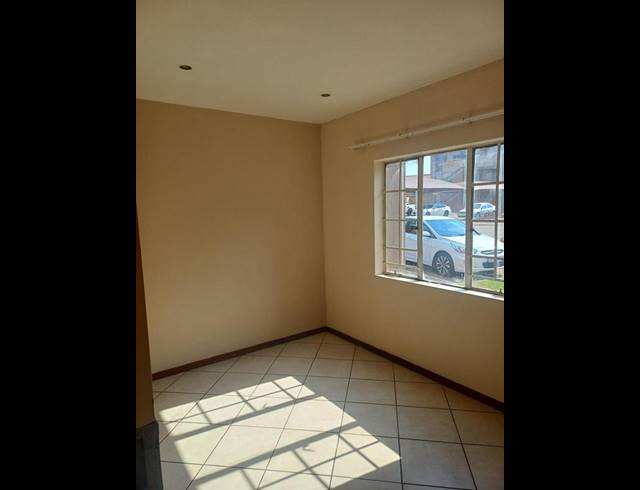 2 BEDROOM APARTMENT FOR SALE IN STONERIDGE